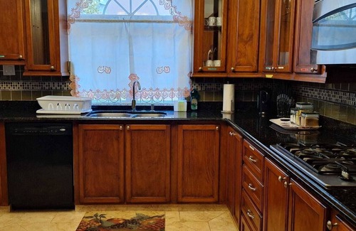 Gall Hill Villa | GoBajac Villa (Sleeps 10)