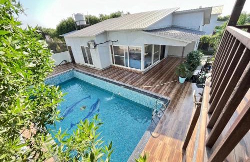 Noida House | GoBravo 71- 2BHK Farm with Pool & Garden Sector 150 Noida