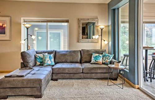 Gold Beach House | Gold Beach Townhome with Ocean Views and Sunroom!