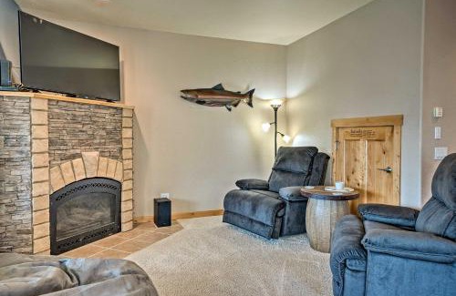 Gold Beach House | Gold Beach Townhome with Ocean Views and Sunroom!