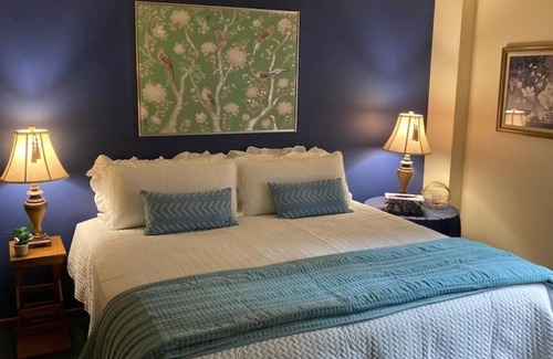 Hermosa Apartment | Gold Digger's Cottage (RC7)