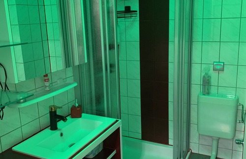 Wittenberge Apartment | -gold Suite- mit Netflix, Self-check-in, Fahrradraum, Wlan, Netflix