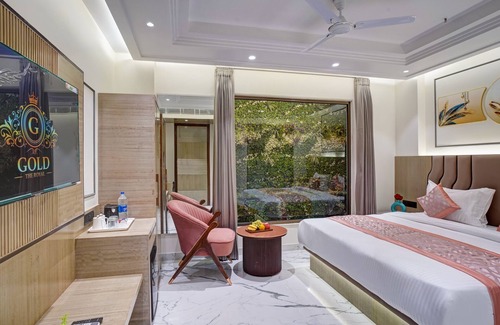 Paharganj Hotel | Gold The Royal