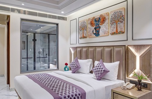 Paharganj Hotel | Gold The Royal