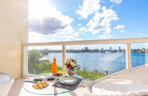 Sunny Isles Beach Apartment | Golden Bay 502