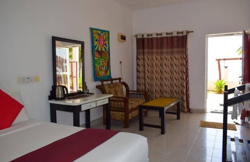 Uppuveli Hotel | Golden Beach Cottages