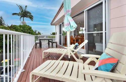 Golden Beach House | Golden Beach Family & Friends Getaway ZC4