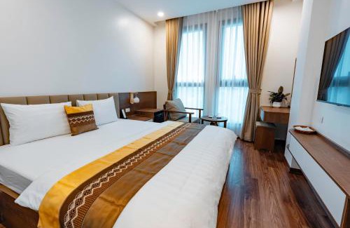 Hanoi Hotel | Golden Crown Hotel Long Bien