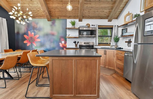 Saluda House | Golden Dawn at Saluda Mountain Retreats!