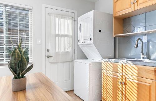 Golden Hill Apartment | Golden Hill Hideaway Stylish, Central, and Cozy