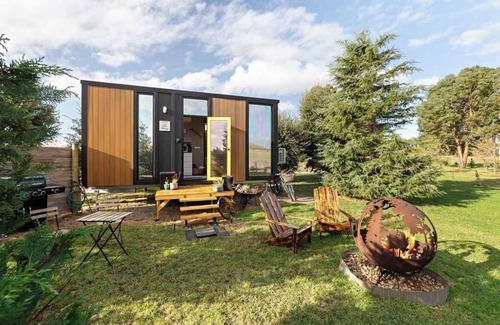 Glenlyon House | Golden Hour Hideaway by Tiny Away