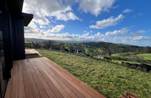 Otorohanga Villa | Golden Ridge Retreat