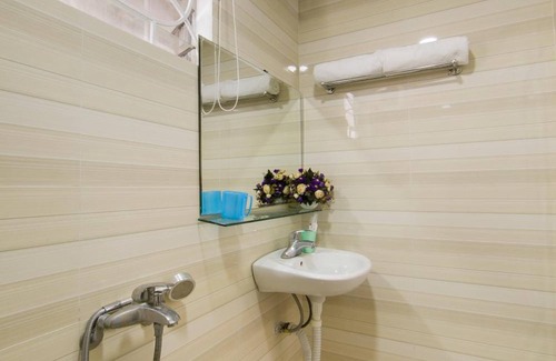 French Quarter Hotel | Golden Time Hostel