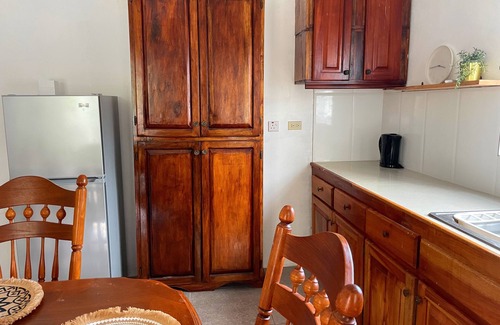 Tryall House | Golf Club 2 mins away - Large 2 Bdrm 1 Bth, Steps to Private beach