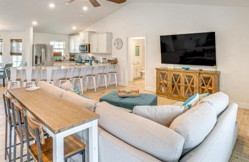 Oakland Hills House | Golf Course-Facing Poolside Oasis in Rotunda West!