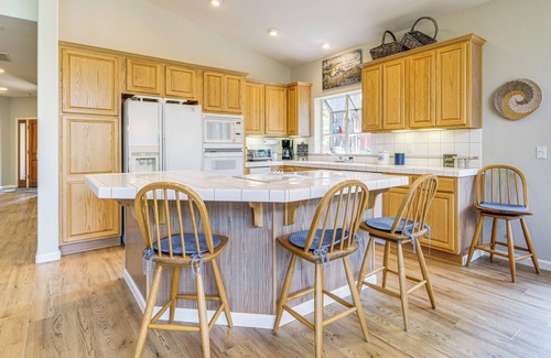 Whitehawk House | Golf & Mountain Views - Retreat in Clio