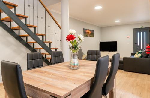 Lombo do Doutor House | Goncalves House - AC and private parking