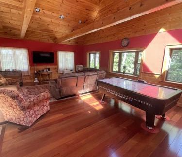 Bridgton Ski Chalet | GOOD TIMES CHALET LIMIT 19 chalet