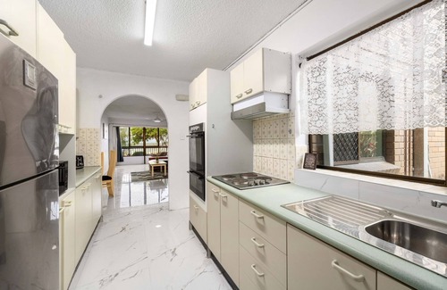 Margate Apartment | "Good Vibes on Margate Beach" - Margate Q 4019