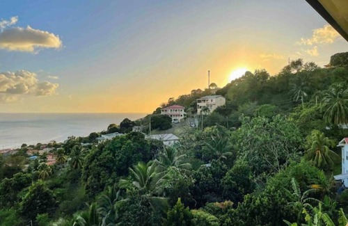 St. George's Apartment | Good vibes & Sunsets