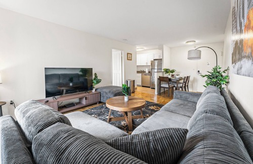 North Brookline Apartment | Gorgeous 2BR Next to BU 6467