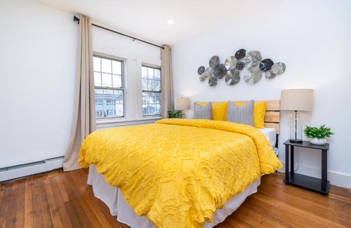 West Hartford House | Gorgeous 3 bedroom - 9 mins to Hartford, Connecticut
