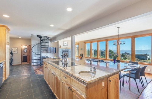 Marin County House | Gorgeous 5 bedroom Home With Fabulous Ocean Views and 4 Master Suites