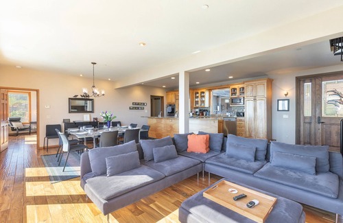 Marin County House | Gorgeous 5 bedroom Home With Fabulous Ocean Views and 4 Master Suites