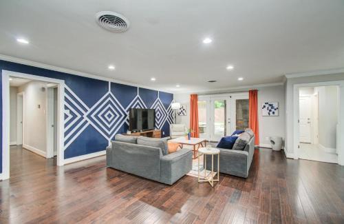 Willow Meadows/Willowbend Area House | Gorgeous and Cozy Houston home w a private Pool