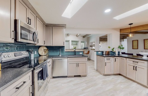 Thomas Village House | Gorgeous and Spacious North Valley Tranquility + indoor pool and billiard room!