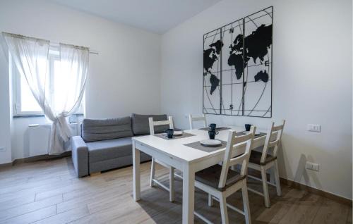 Capezzano Apartment | Gorgeous Apartment In Capezzano Monte