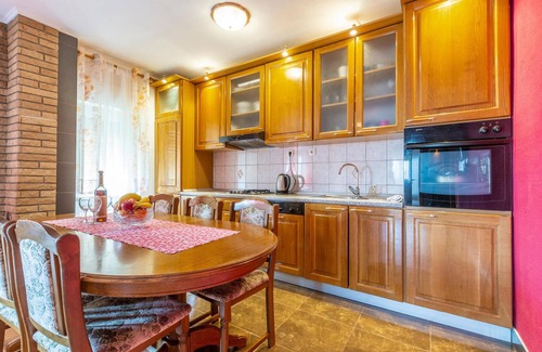 Duce Apartment | Gorgeous apartment in Duce with WiFi