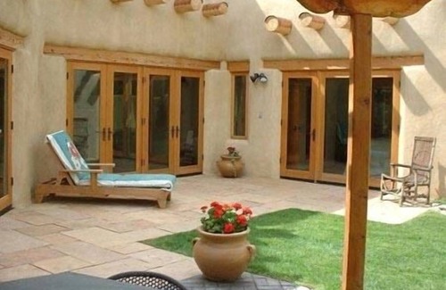 Taos House | Gorgeous Architect designed Taos Adobe 1,200 Sq.Ft. Guest House Near Town Plaza