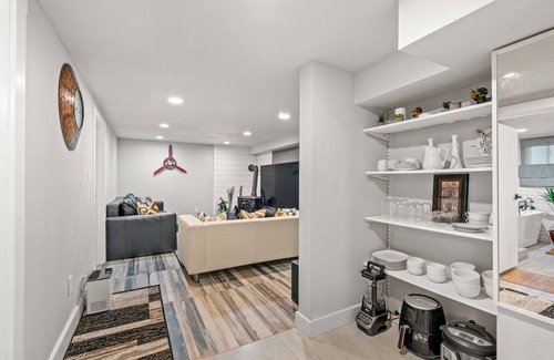 Tukwila Apartment | Gorgeous basement apt. w/chef kitchen, SPA bath, movie theater, hot tub & sauna