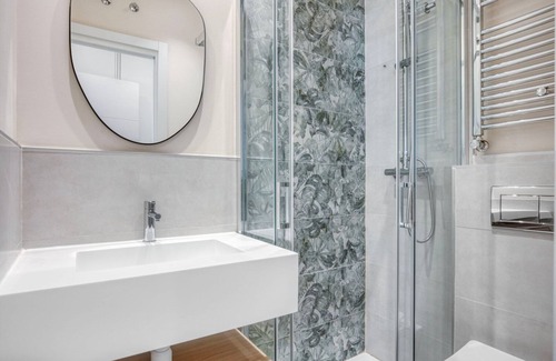 Hispanoamerica Apartment | Gorgeous Bernabéu 1BR w/ Doorman, nr Real Madrid Stadium, by Blueground