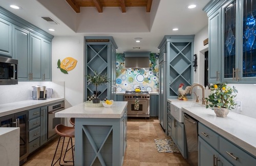 Magnesia Falls Cove House | Gorgeous Custom-Built Italian Villa! Minimum Stays are 28+ days. 20 % Discount.