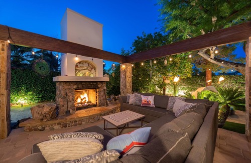 Magnesia Falls Cove House | Gorgeous Custom-Built Italian Villa! Minimum Stays are 28+ days. 20 % Discount.