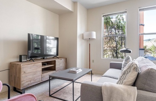 Central District Apartment | Gorgeous Fremont 1BR w/ Pool, W/D & Gym, near TJ & WF, by Blueground