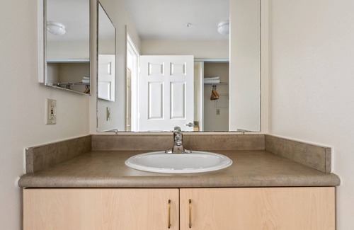 Central District Apartment | Gorgeous Fremont 1BR w/ Pool, W/D & Gym, near TJ & WF, by Blueground