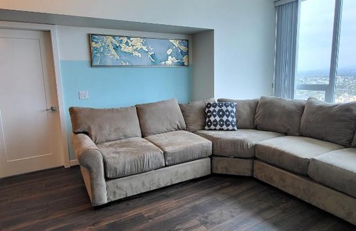 East Village Apartment | Gorgeous High Rise In San Diego