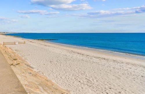 South Dennis House | Gorgeous Home 1 mile to Beach and near Cape Cod Bikepath