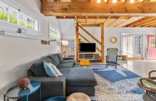 South Dennis House | Gorgeous Home 1 mile to Beach and near Cape Cod Bikepath