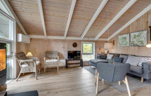 Blokhus House | Gorgeous Home In Blokhus With Wifi