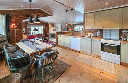 Fla Municipality House | Gorgeous home in Eggedal with kitchen