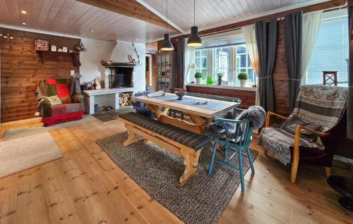 Fla Municipality House | Gorgeous Home In Eggedal With Kitchen