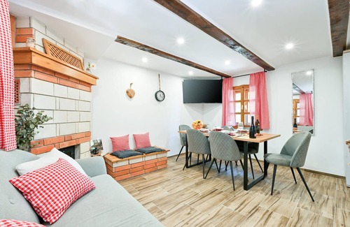 Donja Voca House | Gorgeous home in Gornja Voca with sauna