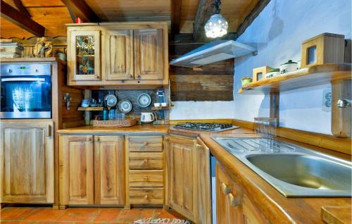 Varazdinske Toplice House | Gorgeous Home In Martinkovec With Sauna