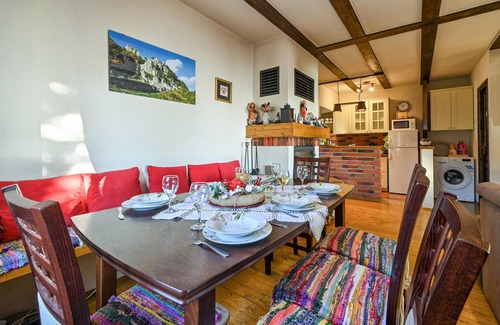 Kalnik House | Gorgeous home in Kalnik with sauna