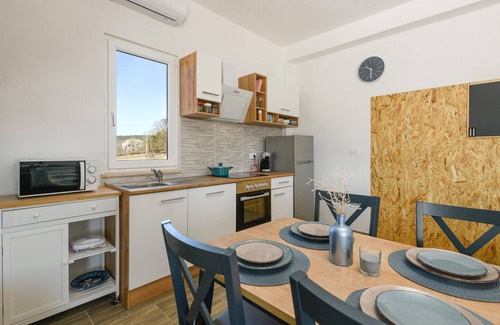 Krsan House | Gorgeous home in Krsan with kitchen