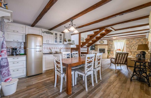 Zagorje House | Gorgeous home in Krsan with WiFi